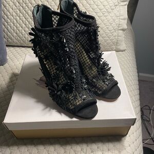 Jessica Simpson Black Mesh Floral Heels